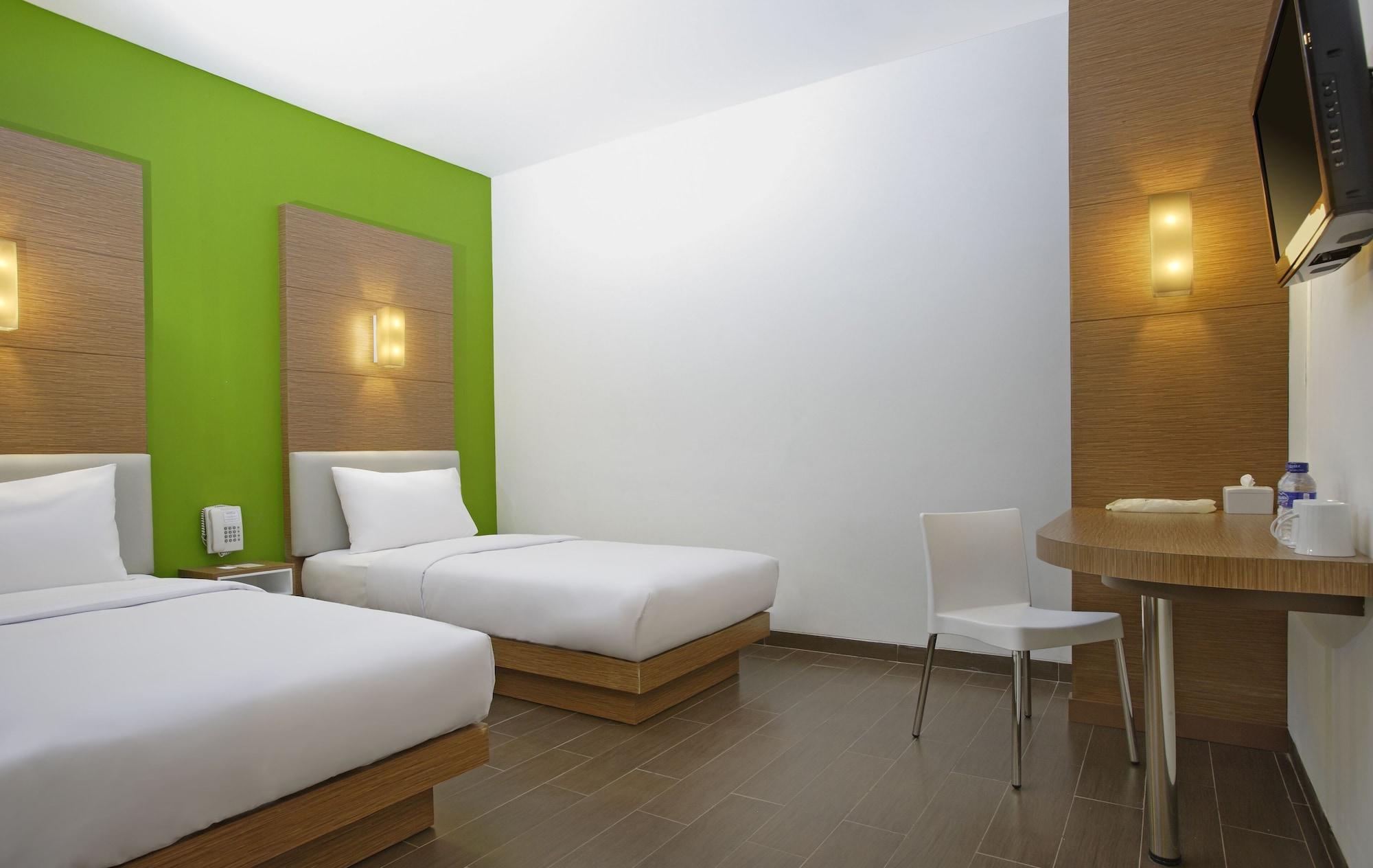 Amaris Hotel Сиребон Екстериор снимка