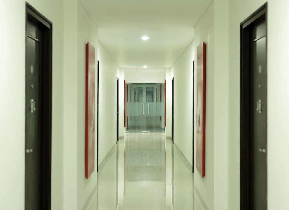 Amaris Hotel Сиребон Екстериор снимка