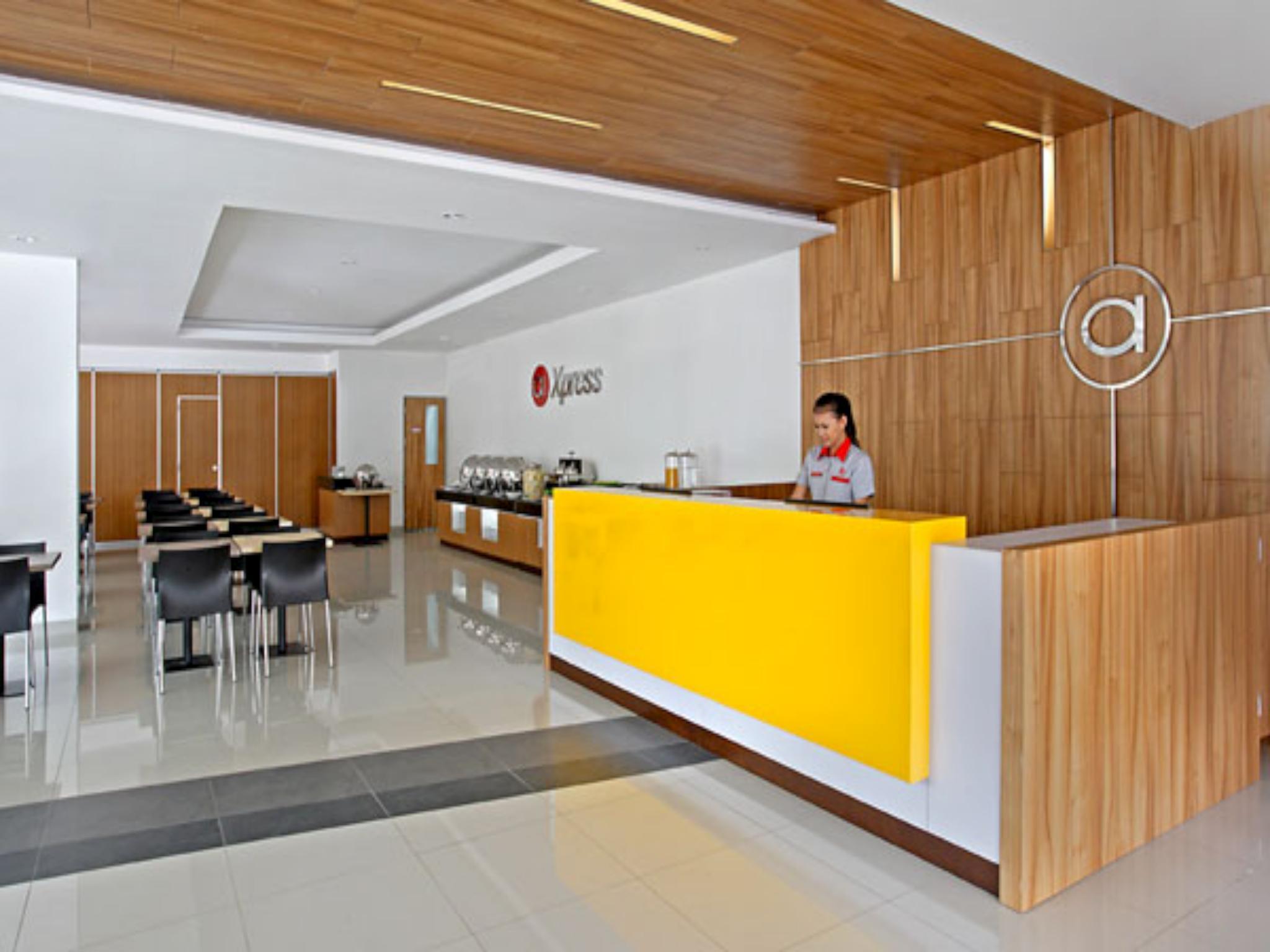 Amaris Hotel Сиребон Екстериор снимка